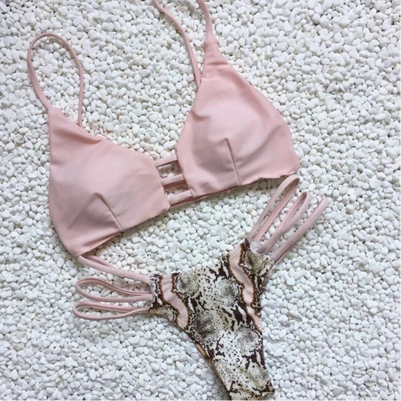 🎉Just in🎉Pink lace padded Brazilian bikini set! - Picture 3 of 8